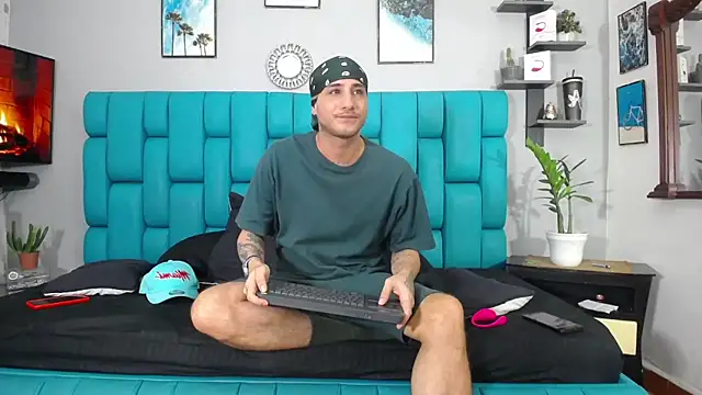 Leon hot X online show from January 2025 01:00:02 AM