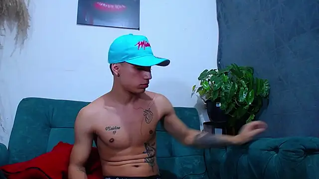 Leon hot X online show from February 2025 01:47:01 AM