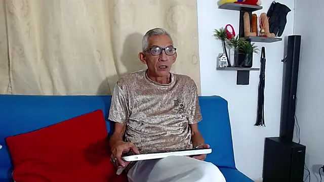 Leon hot X online show from October 2025 01:15:01 AM