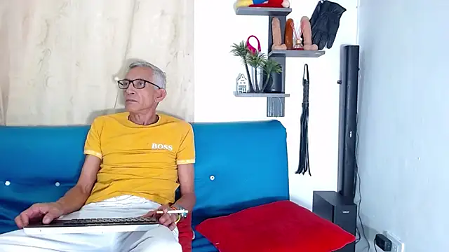 Leon hot X online show from October 2025 08:30:02 PM