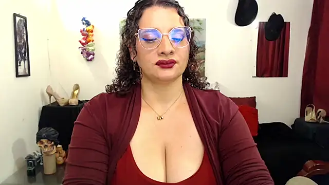 Snapshot of Aleja_Gonzales chatting on January 2025 09:44:02 PM Aleja Gonzales online show from January 2025 09:44:02 PM