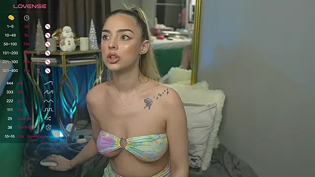 Snapshot of ScarletColes chatting on January 2025 04:41:01 AM ScarletColes online show from January 2025 04:41:01 AM
