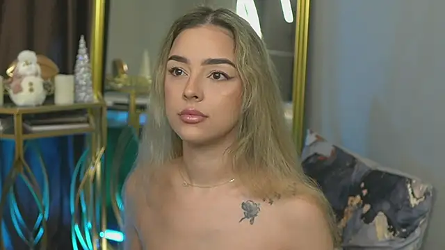 Snapshot of ScarletColes chatting on January 2025 10:55:01 PM ScarletColes online show from January 2025 10:55:01 PM
