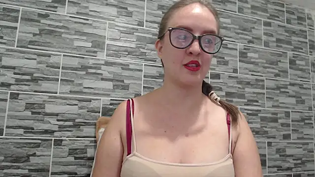 Snapshot of Venus_Santana chatting on December 2024 09:49:02 PM Venus Santana online show from December 2024 09:49:02 PM