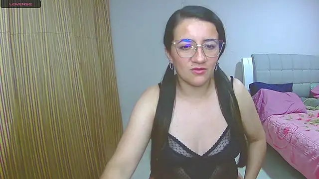 Snapshot of Dayanna_Smitt chatting on March 2025 12:20:01 AM Dayanna Smitt online show from March 2025 12:20:01 AM