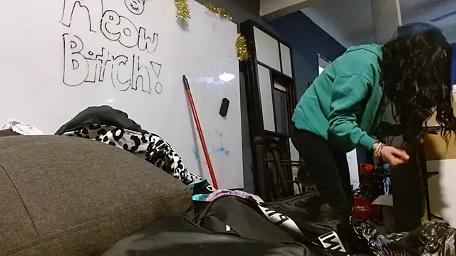 watermellonpussy online show from December 2025 04:00:02 AM