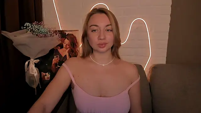 Snapshot of DanielaWisse chatting on December 2024 08:47:01 PM DanielaWisse online show from December 2024 08:47:01 PM