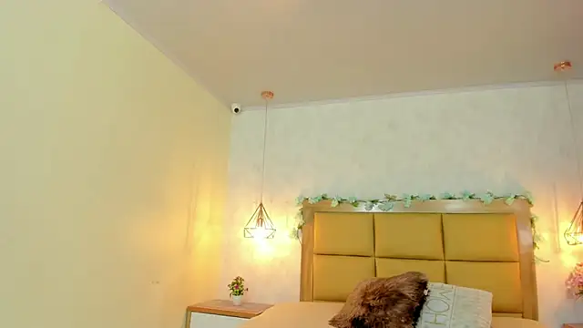 Snapshot of LARSONMIA chatting on January 2026 11:25:01 AM LARSONMIA online show from January 2026 11:25:01 AM