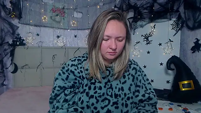 SallyVerda online show from October 2025 05:24:02 PM