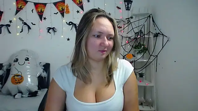 SallyVerda online show from October 2025 06:23:01 PM