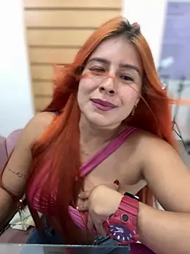 Amber Martins  online show from December 2025 07:53:02 PM