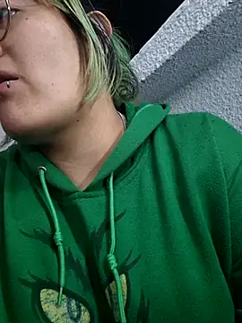 lucky-leah online show from October 2025 03:38:01 AM