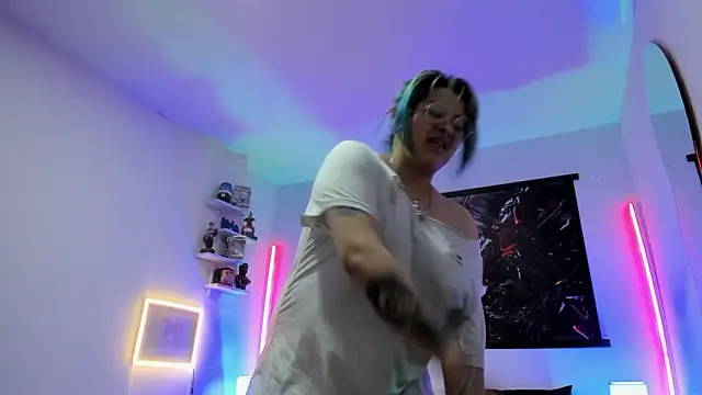 lucky-leah online show from April 2026 04:45:02 AM