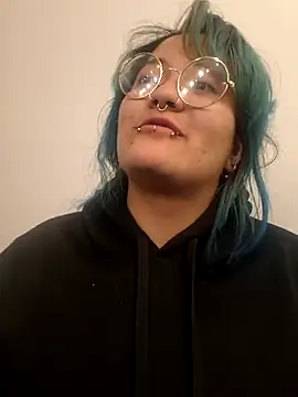 Snapshot of lucky-leah chatting on July 2026 04:05:01 AM lucky-leah online show from July 2026 04:05:01 AM