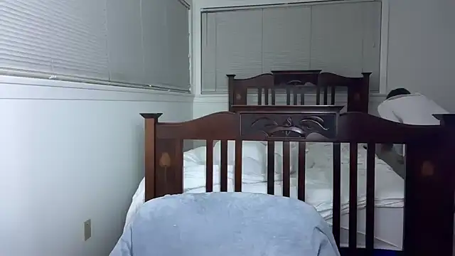 YUMIandbigWOLF online show from February 2026 04:24:01 AM