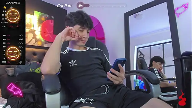 Santi delacruz online show from December 2024 08:39:01 PM