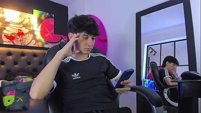 Santi delacruz online show from December 2024 02:00:01 PM