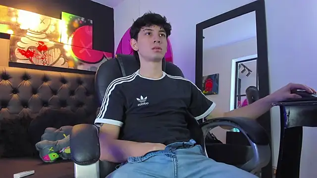 Santi delacruz online show from January 2025 02:35:02 PM