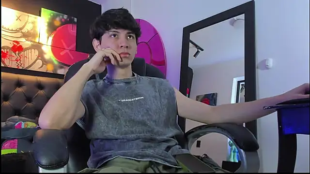 Santi delacruz online show from January 2025 04:23:01 PM