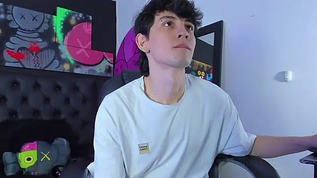 Snapshot of Santi_delacruz chatting on January 2025 04:30:02 PM Santi delacruz online show from January 2025 04:30:02 PM