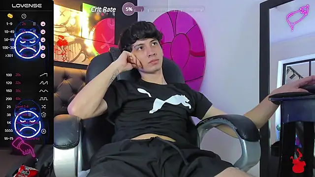 Snapshot of Santi_delacruz chatting on January 2025 09:05:02 PM Santi delacruz online show from January 2025 09:05:02 PM