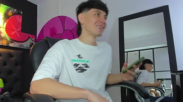 Santi delacruz online show from February 2025 04:03:02 PM