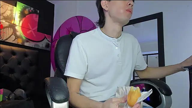 Santi delacruz online show from March 2025 03:23:02 PM