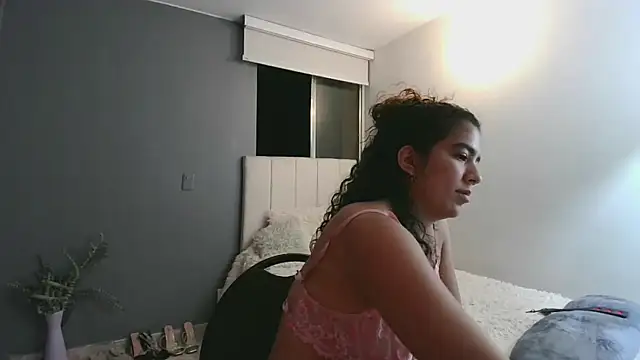 Snapshot of arteverena chatting on March 2025 01:04:01 AM arteverena online show from March 2025 01:04:01 AM