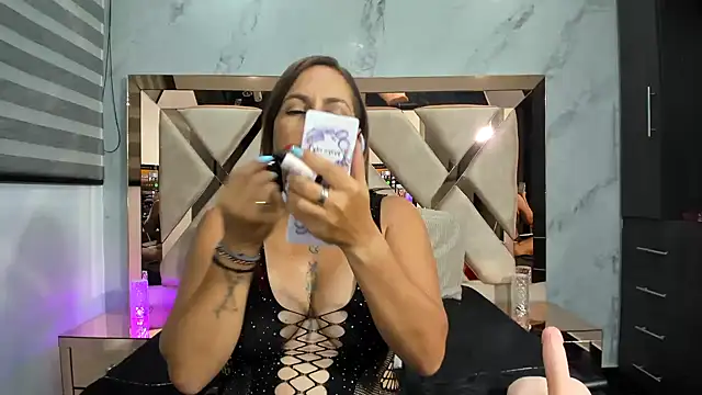 Snapshot of Susy_wisee chatting on February 2025 06:41:01 AM Susy wisee online show from February 2025 06:41:01 AM