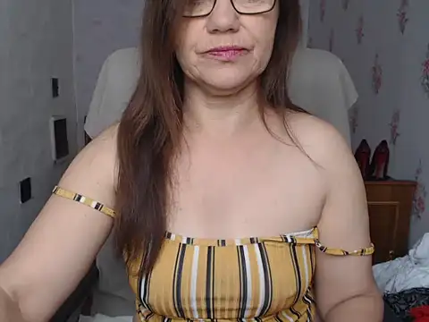 Snapshot of KittyyLaBeauty chatting on May 2026 05:27:02 AM KittyyLaBeauty online show from May 2026 05:27:02 AM