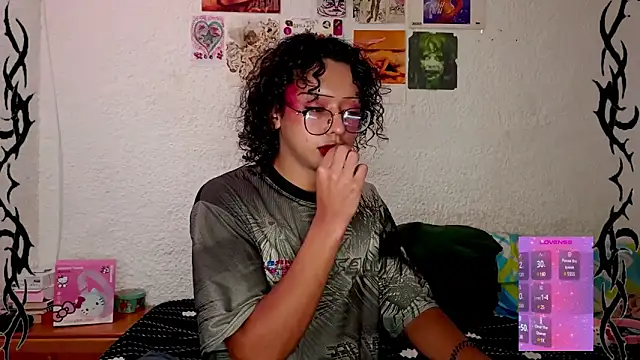 Snapshot of angelsdustxxx chatting on December 2024 02:49:02 AM angelsdustxxx online show from December 2024 02:49:02 AM