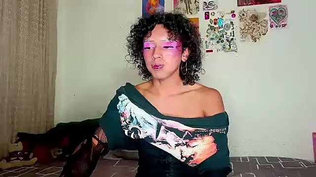 Snapshot of angelsdustxxx chatting on February 2025 12:48:01 AM angelsdustxxx online show from February 2025 12:48:01 AM