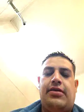Snapshot of Ernesto696967 chatting on July 2026 02:20:01 PM Ernesto696967 online show from July 2026 02:20:01 PM