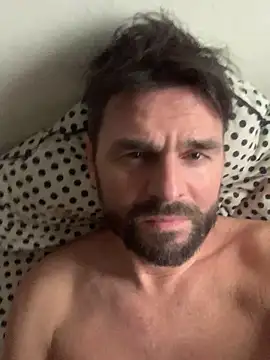 Snapshot of TB1977DK chatting on December 2025 11:30:02 AM TB1977DK online show from December 2025 11:30:02 AM