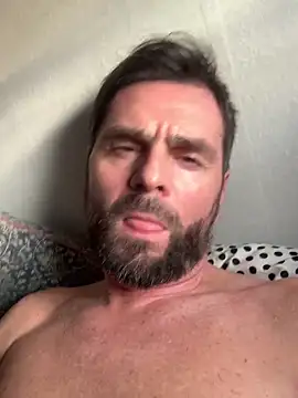 Snapshot of TB1977DK chatting on December 2025 12:11:02 PM TB1977DK online show from December 2025 12:11:02 PM