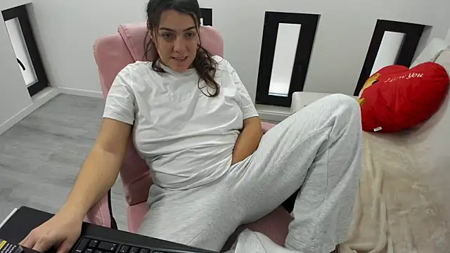 Dyana Kaylinn online show from February 2026 06:06:01 AM