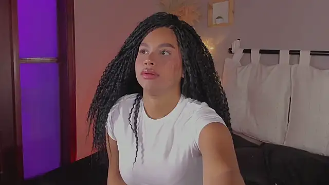 nayah   online show from January 2025 08:11:02 PM