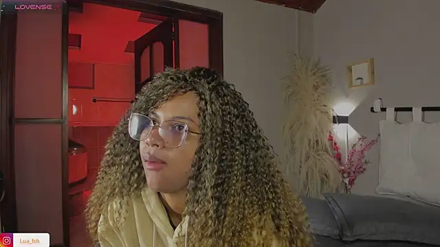 nayah   online show from February 2025 08:16:02 PM