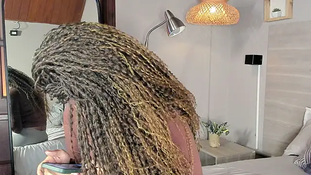 nayah   online show from March 2026 08:09:01 PM