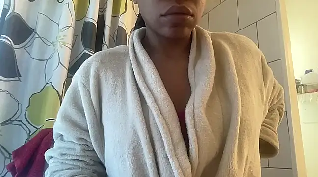 Snapshot of MommyConfident chatting on February 2025 08:48:02 PM MommyConfident online show from February 2025 08:48:02 PM