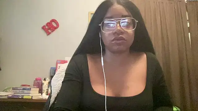 MommyConfident online show from September 2025 01:05:02 PM