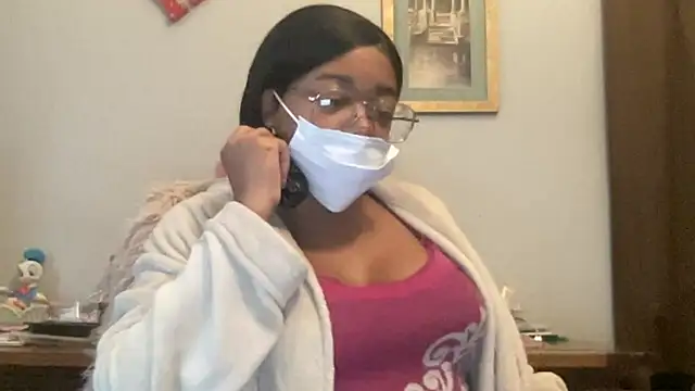 Snapshot of MommyConfident chatting on November 2025 03:13:02 PM MommyConfident online show from November 2025 03:13:02 PM