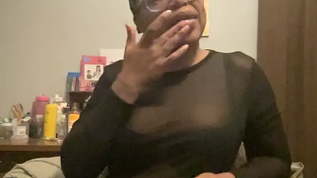 Snapshot of MommyConfident chatting on January 2026 10:34:02 PM MommyConfident online show from January 2026 10:34:02 PM