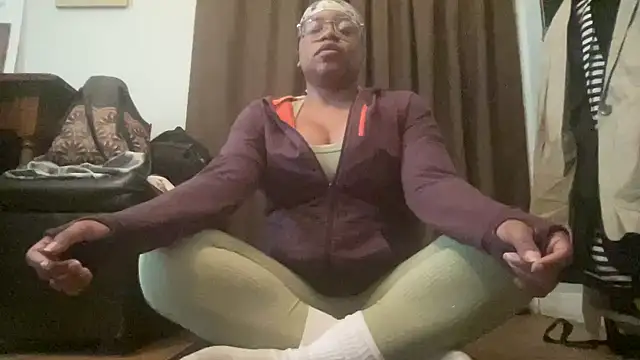 MommyConfident online show from April 2026 05:05:02 PM