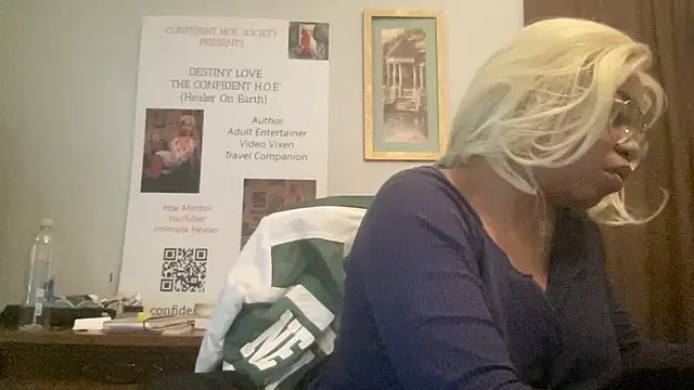 MommyConfident online show from April 2026 06:16:01 PM