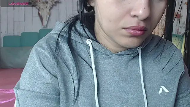 Alison Simmons online show from December 2024 11:26:01 AM