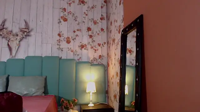 Alison Simmons online show from December 2024 12:06:01 PM