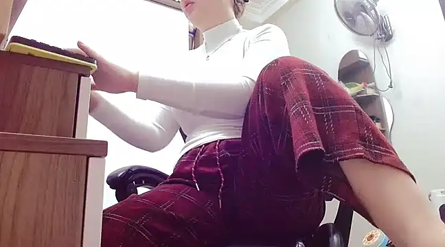 Snapshot of Alisa_Hotfeeling chatting on March 2025 01:58:01 AM Alisa Hotfeeling online show from March 2025 01:58:01 AM