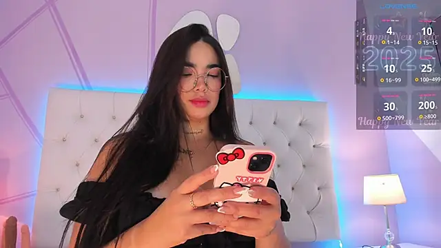 Snapshot of alyssa_vargas chatting on January 2025 05:56:01 PM alyssa vargas online show from January 2025 05:56:01 PM