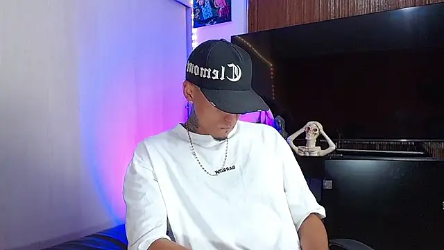 Liam lee online show from December 2025 11:25:02 PM